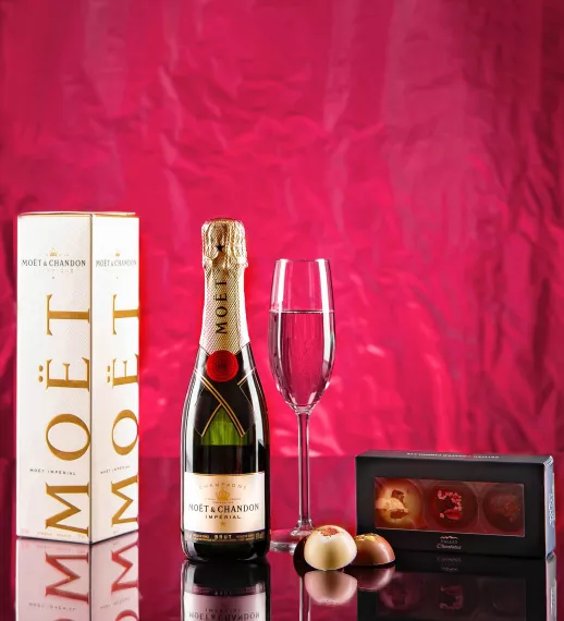 Gifts - Moet and Chandon Gift, £55.00 - Indulge in a gorgeous bottle of Moet & Chandon Champagne and luxury handmade chocolates with our exclusive gift set.