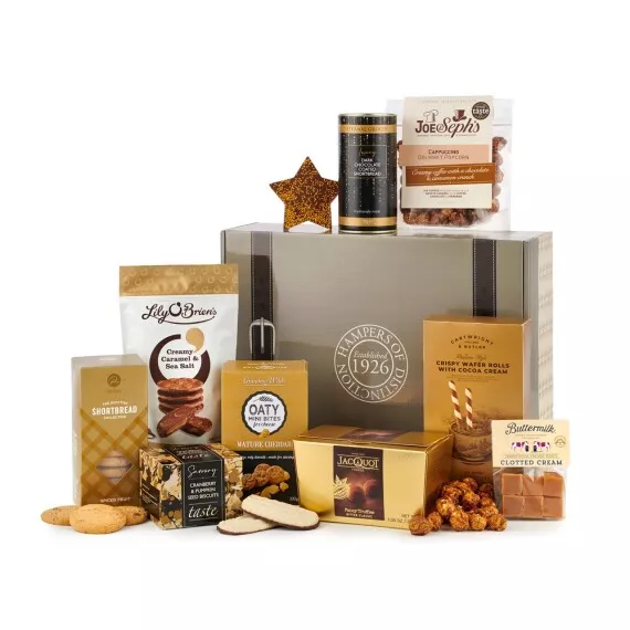 hampers - The Delicious Treats Hamper, £38.95 - This hamper is an excellent choice for an indoor picnic to share with your loved ones.