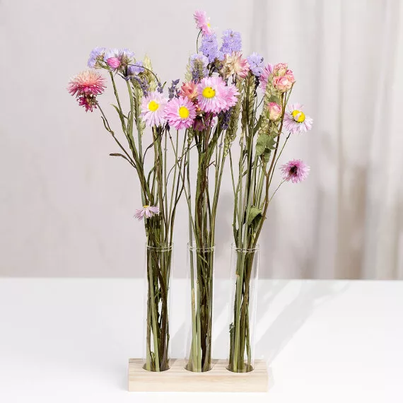 letterbox - Pretty in Pastel Dried Flower Gift, £32.00 - Add a burst of color to your home with this letterbox-friendly Pretty in Pastel selection of dried wildflowers.