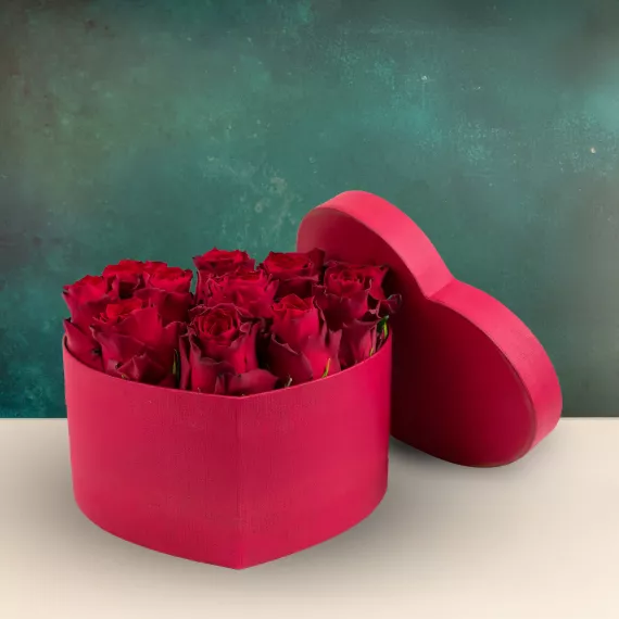 flowers - Venus, £54.99 - Discover Venus, a beautiful, stand-out hatbox from our Flowers By Rene Collection that truly lives up to its name.