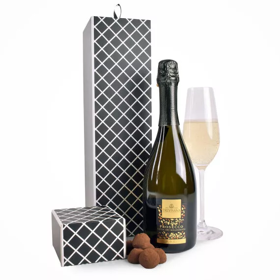 hampers - Prosecco & Truffles Gift Box, £32.00 - This Prosecco and Truffles Gift Box is the perfect way to pamper your loved ones with a luxurious indulgence.